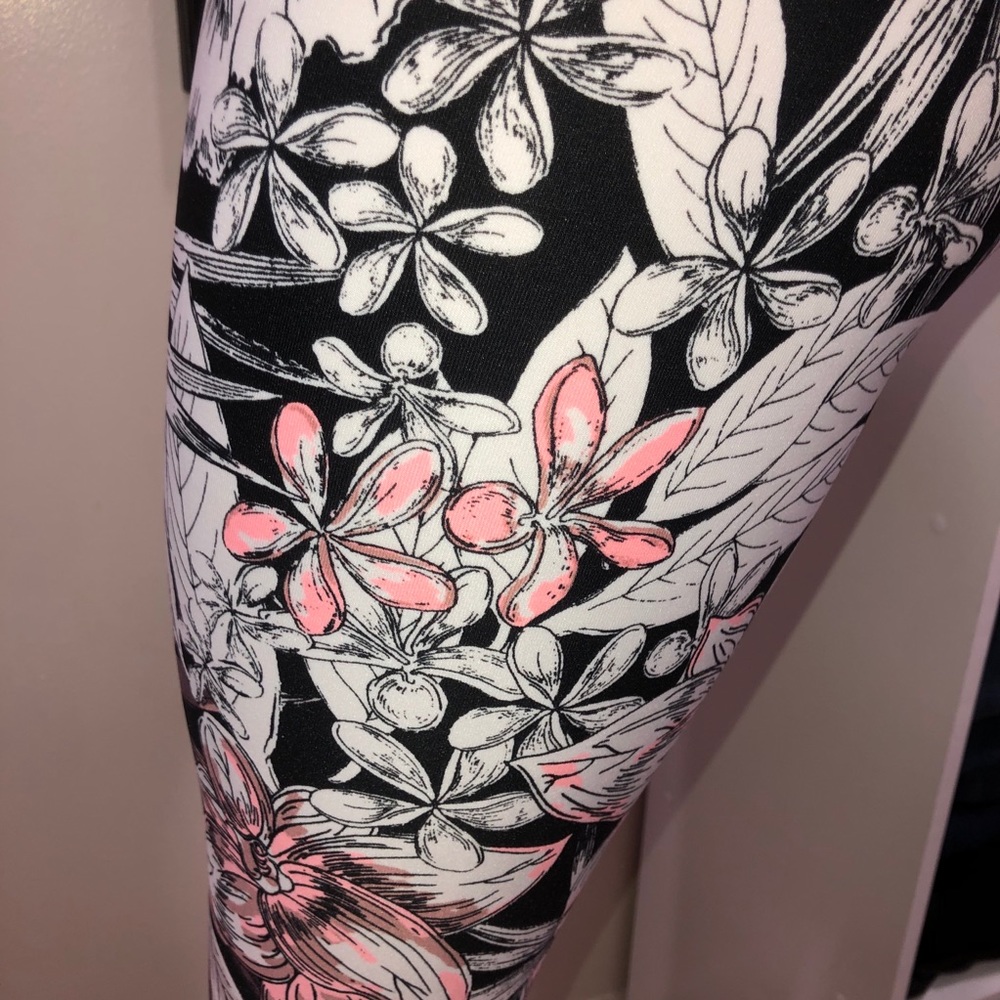 Calvin Klein Floral Print High Waist Legging - Picture 6 of 6